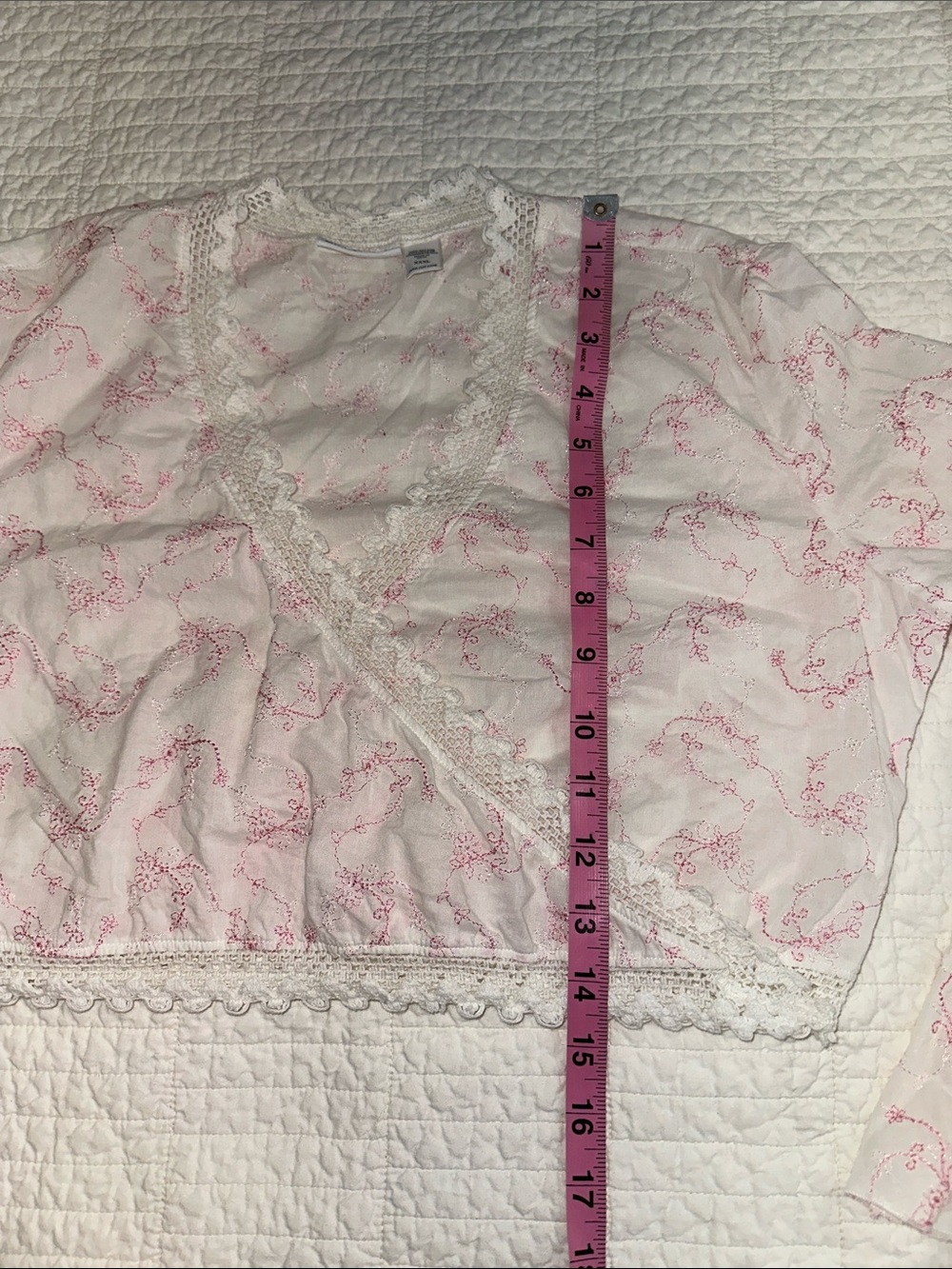 Limited Too XXL (women’s small) Y2K crop top lace Embroidered Bell Sleeve - Picture 5 of 6